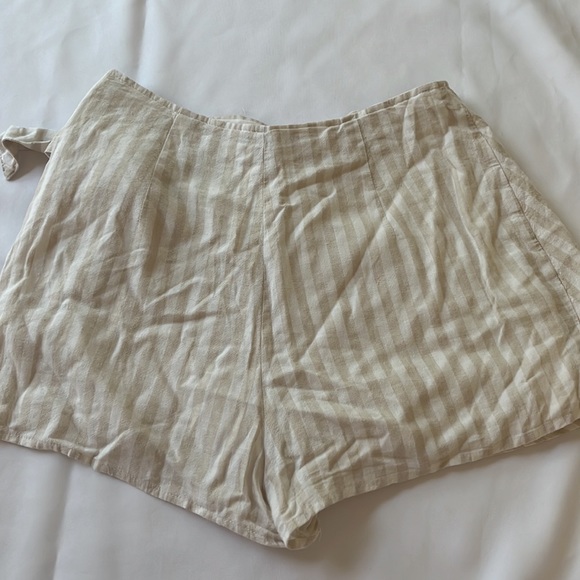 Abercrombie and Fitch Women’s Skort Size Small - Picture 3 of 3